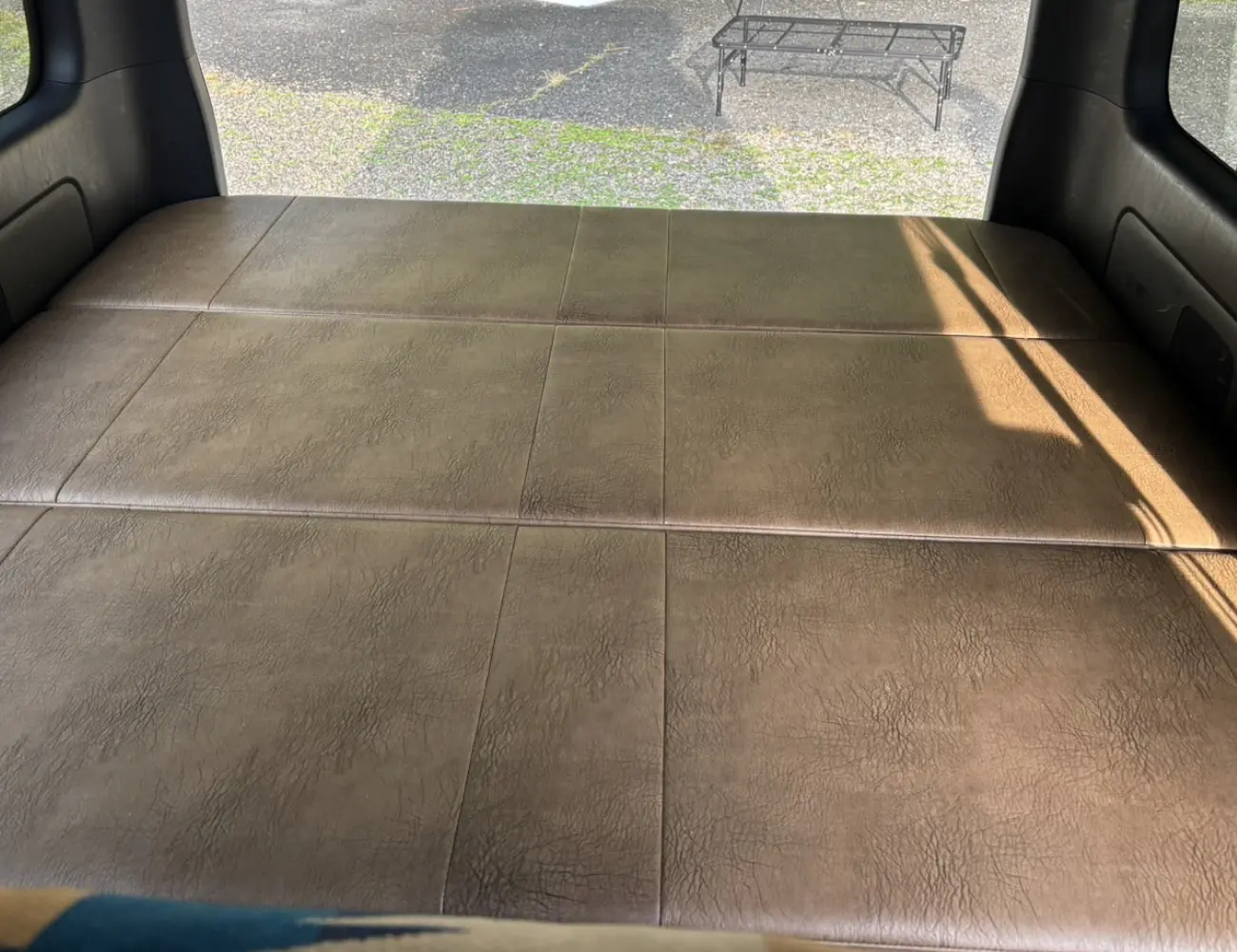 ハイエース専用ベッドキット画像